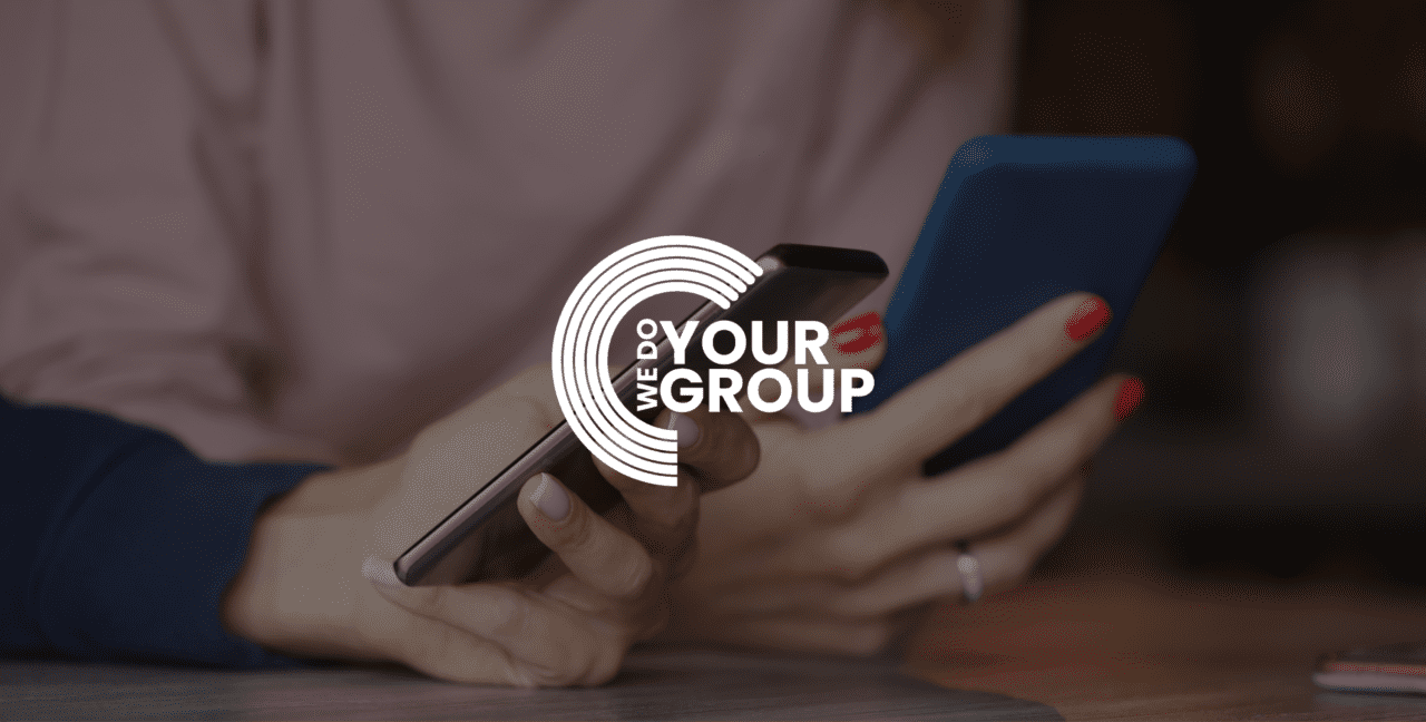 two people using android phones on the Brave android browser tryingthe 'Leo' assistant